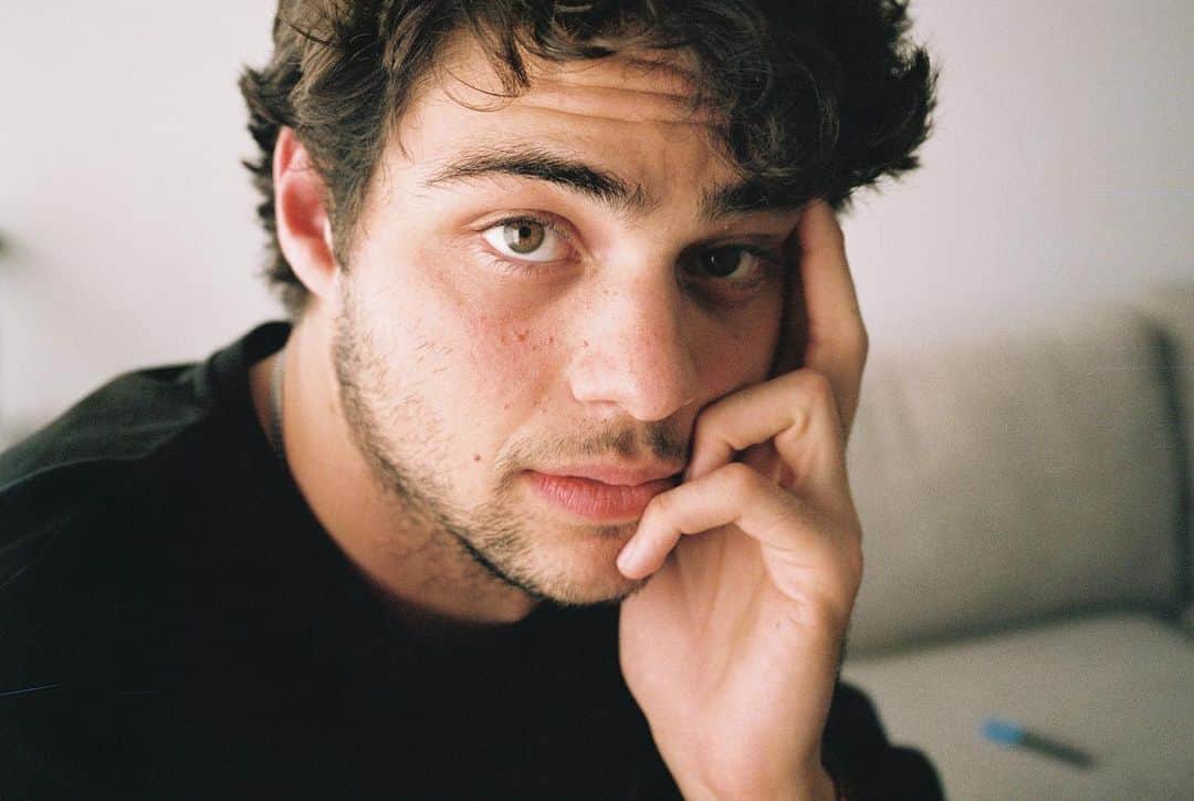 ノア・センティネオのインスタグラム：「. . \__/」