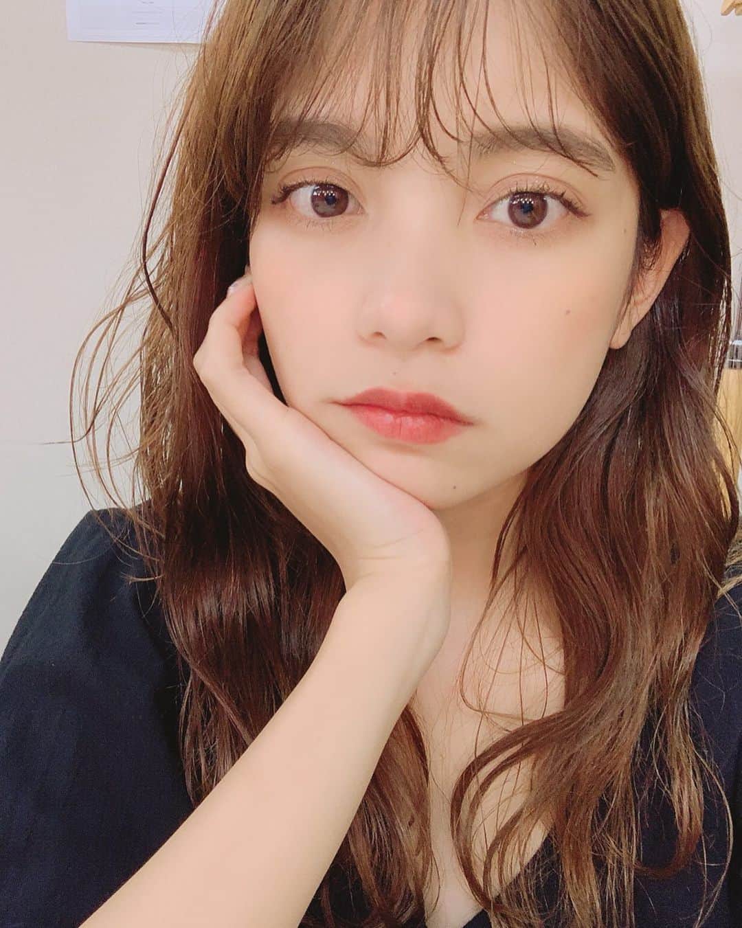 佐々木まゆのインスタグラム：「なんか一本だけまっすぐな前髪あるな。」