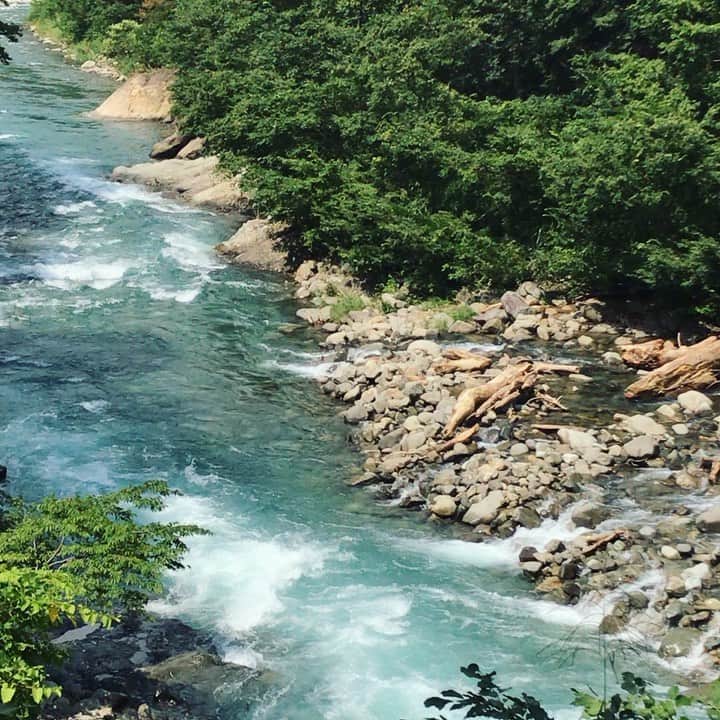 鷹村アオイのインスタグラム：「. 新潟県十日町市の清津峡。 美しい✨ . #新潟県 #新潟県十日町市 #清津峡 #清津峡トンネル」