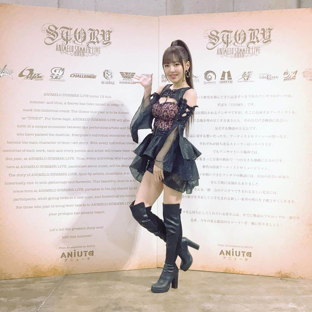 黒崎真音さんのインスタグラム写真 - (黒崎真音Instagram)「アニサマ2019 -STORY- 衣装です . スタイリスト森さんの力作！ . それにしても攻めてましたね。笑 . お気に入りの衣装です #黒崎真音 #anisama  #アニメロサマーライブ #animelosummerlive #アニサマ #アニメ #anime #アニソンライブ #live #衣装 #live衣装 #story」9月2日 14時11分 - maonkurosaki922