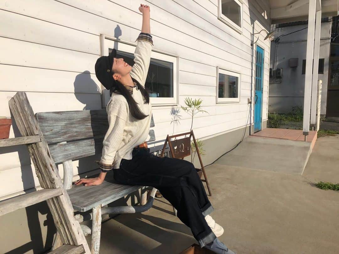 のインスタグラム：「今日はいい☆ふるロケ‼️ ・ 天気も良くて暑かったー🥳 眩しくて目を開けるのが一苦労😂 ・ たくさんの出会いがあって楽しかったなー☺️💭💕 ・ ・ ・ #ATV #青森テレビ #いいふる #ロケ #righton #ライトオン #ライトオンコーデ #amekaji #アメカジ #rightonamekaji #アメカジコーデ #さくら野弘前」