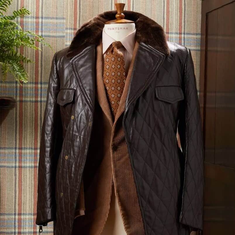 のインスタグラム：「From the Huntsman Archive: Kindly donated by Huntsman customer Mr R. Darling, a classic tan cord coat from 1974, cut by legendary Huntsman Head Cutter Colin Hammick. A fantastic example of the iconic Huntsman 1 button cut, perfected by Hammick, styled here with a classic leather car coat from our archive. Corduroy is not only for country pursuits, with Autumn approaching consider a heavier weight corduroy for both your coats and trousers.」