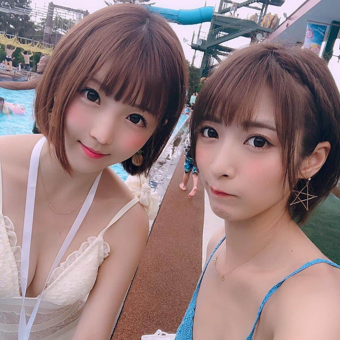 佐倉絆さんのインスタグラム写真 - (佐倉絆Instagram)「9月になりましたがまだまだ夏🐟🐬🐳🏄🏊🍍🌴🌻☀️🐚👙🍧🍦⛵️🍉 阿部乃みくすとサマーランドにいってきたよ！！！ #阿部乃みく #サマーランド #流れるプールでひたすら流された  #whipbunny #プリクラ久しぶり #目がでかくなりすぎて怖い #スイカの浮き輪🍉」9月2日 14時50分 - kizunasakura