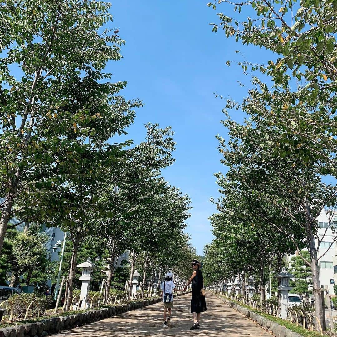 大河内奈々子さんのインスタグラム写真 - (大河内奈々子Instagram)「息子と デート。 いつまで 手を繋いでくれるだろうか？？ 夏休みが終わって ホッとするけれど ちょっと 寂しいような、、、、。 ・ #息子時間 #小学生男子  #近場の観光 #travelgram #travel  #kamakura #終わってしまった夏休み」9月2日 14時56分 - nanakoohkouchi