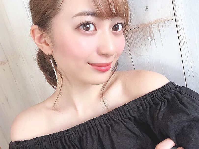 農海姫夏さんのインスタグラム写真 - (農海姫夏Instagram)「最近こういう長いピアスがすきです👀 あと髪の量多すぎて暑いからいつも一つに結んじゃう。切ってるのにすぐ多くなる😂 将来はハゲなさそうです！ ・ ・ #アクセサリー#ピアス」9月2日 15時15分 - hina_noumi