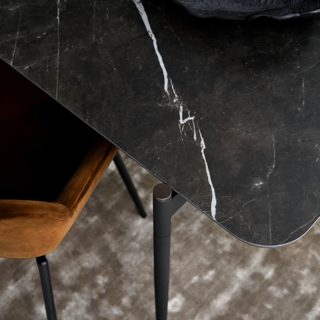 BoConceptさんのインスタグラム写真 - (BoConceptInstagram)「| NEW COLLECTION | Dark marble finishes and lush new fabrics. The new design collection has arrived in stores and online.  #WeLoveNew #NewCollection #2020collection #DanishDesign #boconcept」9月2日 15時24分 - boconcept_official