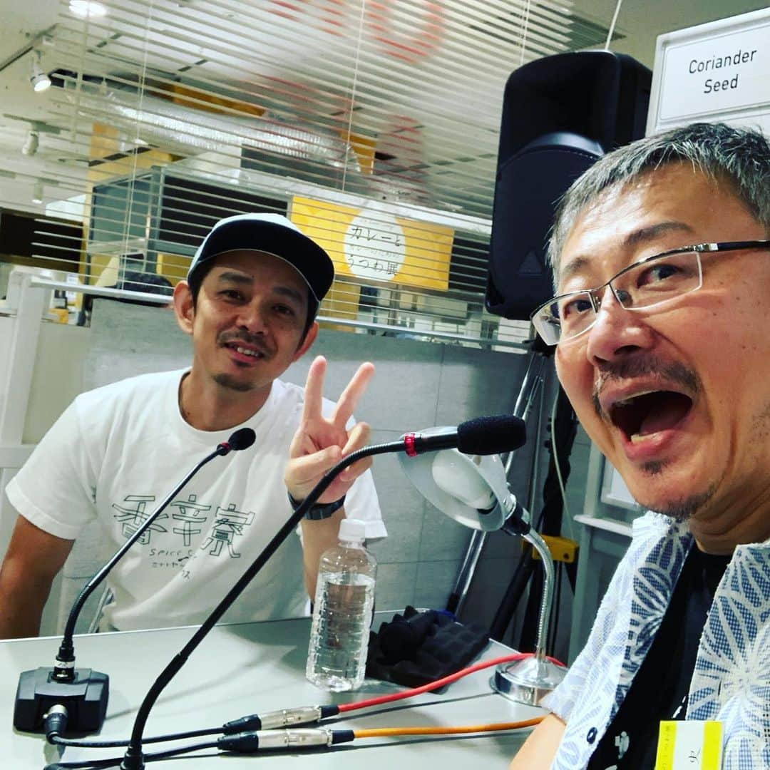 松尾貴史さんのインスタグラム写真 - (松尾貴史Instagram)「#水野仁輔 さんによるカレー取調べ、終わりました。 #18時 からは #一条もんこ さんと #松尾貴史 で、#カレー トーク（ #入場無料 ）です。  #阪急百貨店うめだ本店 9階  #カレーとカレーのためのうつわ展  #パンニャ #スパイス」9月2日 15時34分 - kitsch.matsuo