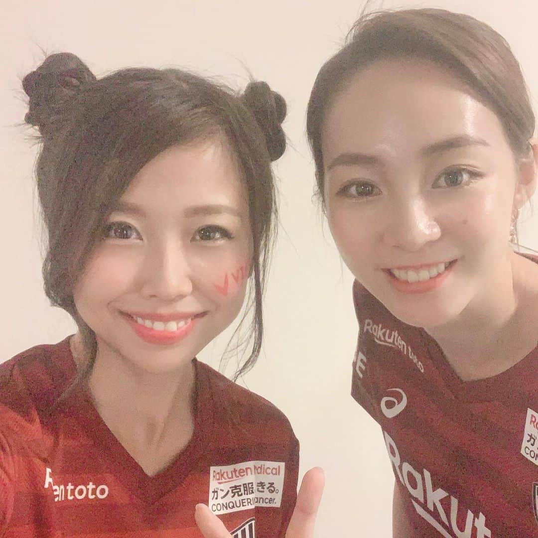 Chiakiさんのインスタグラム写真 - (ChiakiInstagram)「. 北海道コンサドーレ札幌戦の試合前セレモニーに登場してくれた【利水つばさ】ちゃん😍💓 ･ 当日会えるかな〜って楽しみにしてたら、、 セレイアグリーティングの時、探して会いに来てくれてん😆 嬉しすぎたっ🥺💓 ･ 可愛いし良い人すぎる🤤 細いし綺麗やし、私も少しは痩せます。努力します😝💦 ･ #利水つばさ ちゃん #ヴィッセル神戸 #試合前セレモニー #美女 #素敵 #🤤」9月2日 16時02分 - chianyanchu