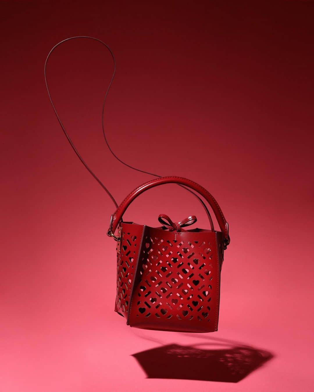 Sophie Hulmeのインスタグラム：「❤️❤️❤️ The laser-cut Albion Cube. #love」