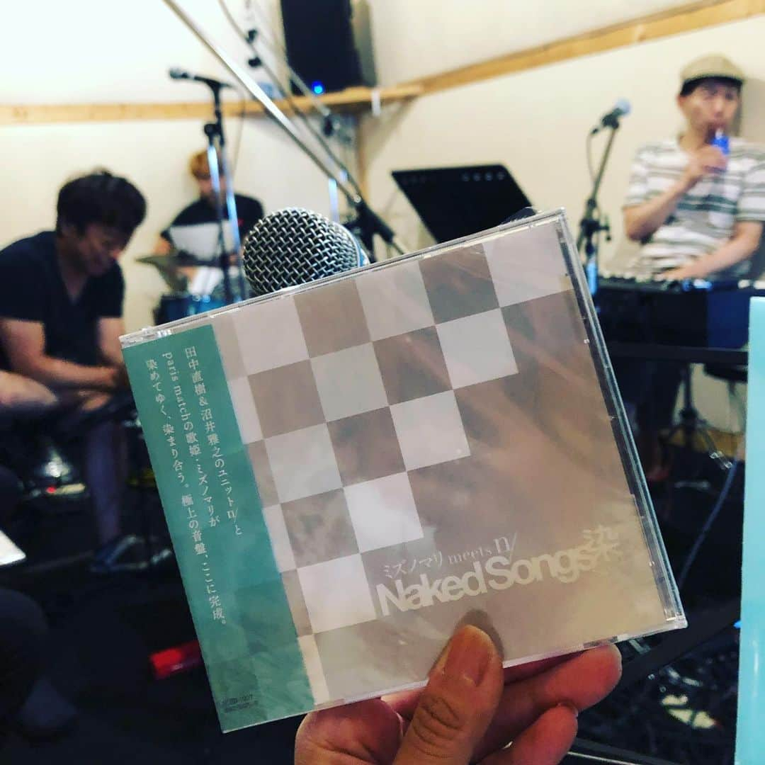 ミズノマリさんのインスタグラム写真 - (ミズノマリInstagram)「Session Naked Songs ミズノマリ meets n/、今日からまた連日リハーサルです★そして、ツアー会場限定CDも完成いたしました！」9月2日 16時25分 - mari_mizuno