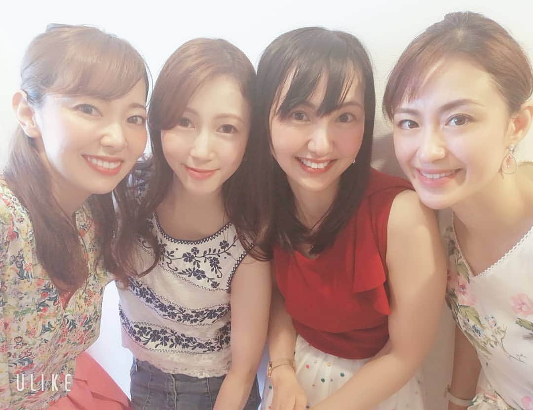 杉山由紀子のインスタグラム：「朝から楽しすぎ🤣♥️ * ほんと爆笑😆 * いずみちゃんのおかげで、音楽やってる友達もふえて、ほんと知らないこと知れて楽しすぎ♥️ * 家ではモーツァルトが日々流れるようになりました💿♥️ * * いつもありがと✨✨ * * #最高かっ #楽しすぎ #朝活 #美容 #美女 #笑い絶えず #音楽 #music #モーツァルト」