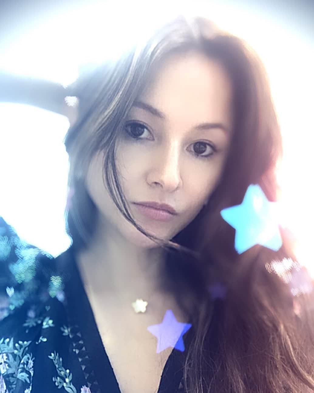 橋本麗香のインスタグラム：「人間関係うまく行くには 先入観捨てて 裸で話すだけ」