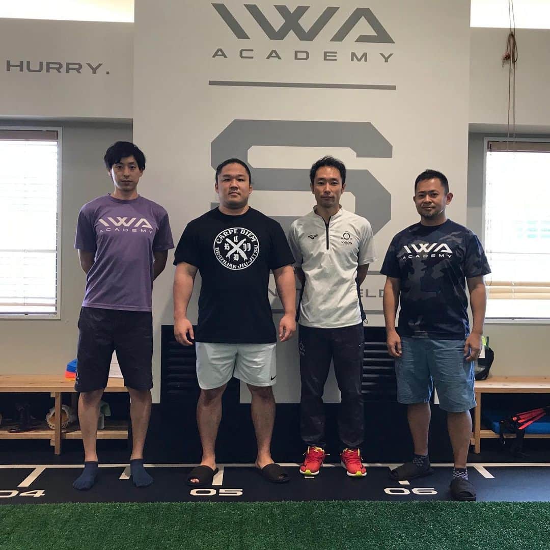 石浦将勝のインスタグラム：「@iwaacademy でケアをしてもらいました💪🏽」