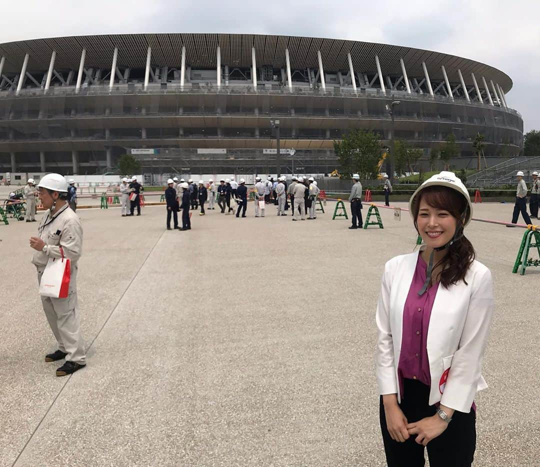 鷲見玲奈さんのインスタグラム写真 - (鷲見玲奈Instagram)「. 載せ忘れシリーズ…🙇‍♀️💦 . これは新国立競技場へ取材に行った時のもの✨ もう少しで完成ですね☺️」9月2日 17時37分 - sumi__reina