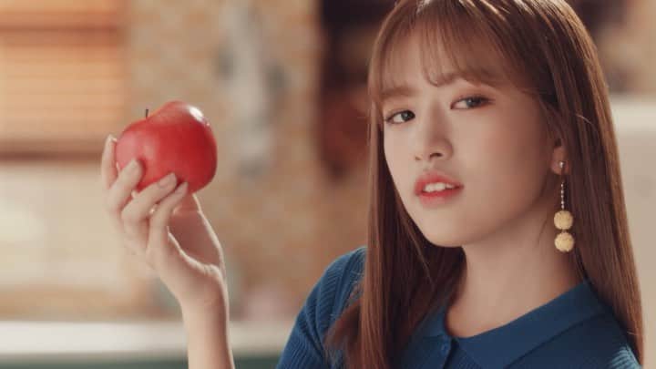 のインスタグラム：「… #IZONE #아이즈원 #アイズワン #yujin #안유진 #ユジン #gmarket」