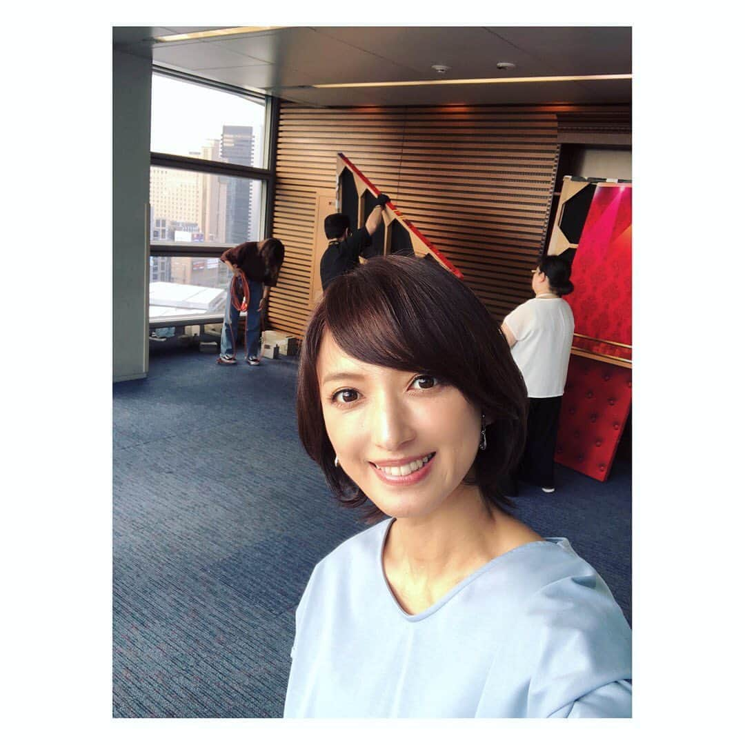 望月理恵さんのインスタグラム写真 - (望月理恵Instagram)「スナック解体中！  毎回組み立てて、解体して 組み立てるのです。 スタッフの皆さま、本当にお疲れ様です！」9月2日 17時56分 - mochiee28