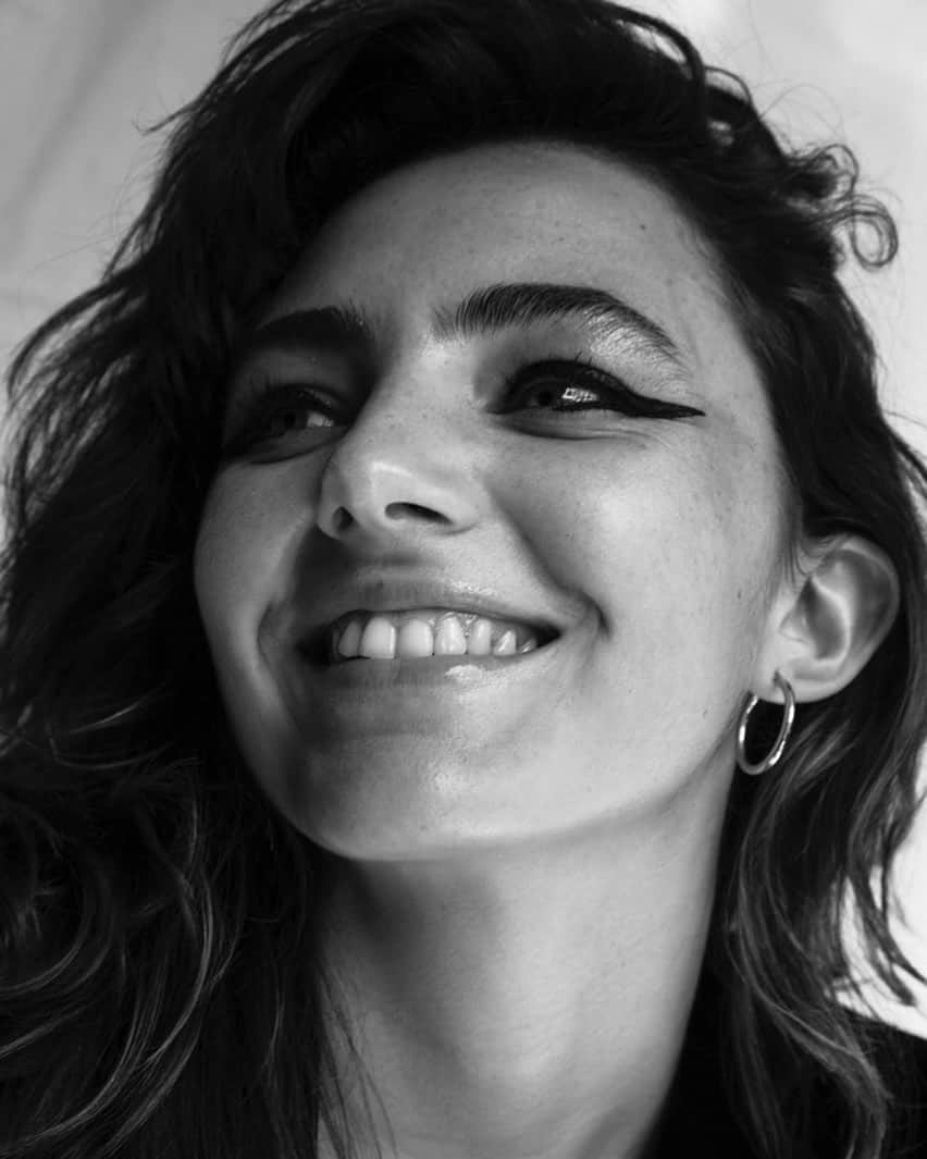 Amelia Zadroのインスタグラム：「new work avec @caoimhehahn 💛」
