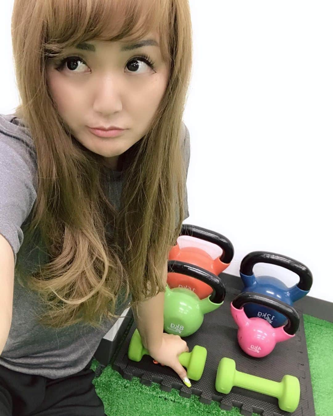 なちゅさんのインスタグラム写真 - (なちゅInstagram)「越谷帰りの筋トレパネｪ(笑)🐖💦 急いでジム到着したら、 田口トレーナーが笑顔で ｢今日は短時間でたくさん動きます!｣ マジすか…!! (笑)  そしたら凄い良かった✨😶✨ 自分で自分の事分かってるつもりでも そうでもなくて, トレーナさんの言う通りにすると 身体楽になったりする✨ 凄い✨  マッサージお腹パンパンで痛いの ほぐしてくれると 有難くて(涙)😢やばみざわ💖  #アスピしよう﻿ #アスピアンバサダー﻿ #ASPIREST﻿ #ASPI﻿ #アスピレスト﻿ #アスピ﻿ #パーソナルトレーニング﻿ #パーソナルトレーニングジム﻿ #training﻿ #トレーニング﻿ #gym﻿ #ジム﻿ #diet﻿ #ダイエット﻿ #bodymake﻿ #ボディーメイク﻿ #ベストボディ﻿ #新宿﻿ #横浜﻿ #恵比寿﻿ #筋トレ﻿ #アーティスト﻿ #アイドル﻿ #意識﻿ #ダイエット #お尻﻿ #大臀筋﻿ #ヒップアップ #スタイル」9月2日 17時59分 - nachudesu1223