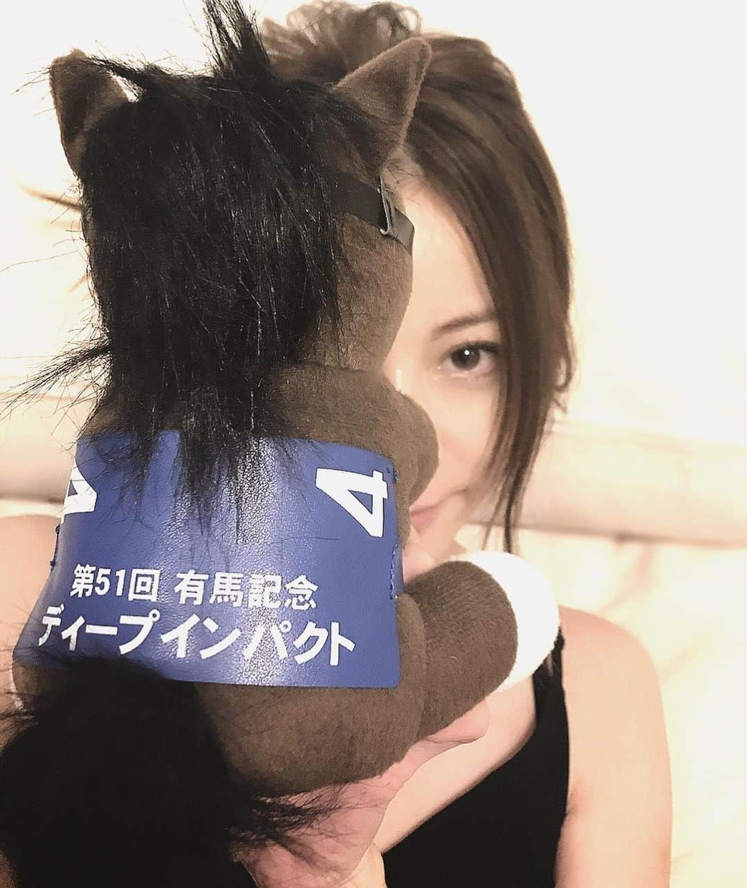 香里奈さんのインスタグラム写真 - (香里奈Instagram)「Memories from my summer vacation ✨  I visited Tokyo Racecourse for meet him !! 😇✨ #香里奈 #karina  #legendhorse #deepimpact  #kingkamehameha  #tokyoracecourse #東京競馬場 #献花 #献花後に見知らぬおじ様からdeepの写っている昔のカレンダーとウォッカのgoodsをいただいた ！！ #ありがとうございます ！！ #deepの顔は左側はcool #右側はcute #youwillalwaysbemyhero #loveyou」9月2日 18時05分 - karina_official_221