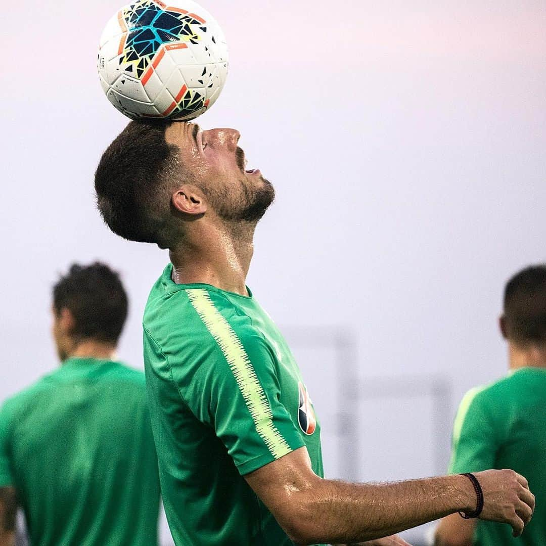 ミロシュ・デゲネクさんのインスタグラム写真 - (ミロシュ・デゲネクInstagram)「Happy to be back with the @socceroos looking forward to our World Cup qualifiers. Exciting times ahead. ⚽️❤️🇦🇺」9月3日 3時31分 - milosdegenek