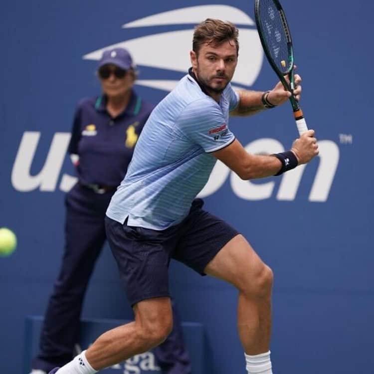 evianさんのインスタグラム写真 - (evianInstagram)「Congratulations 👏 to @stanwawrinka85 on advancing to the quarterfinals! Keep hydrating like a champ with evian and crushing it at the @usopen! #StanTheMan 🎾」9月3日 3時42分 - evianwater