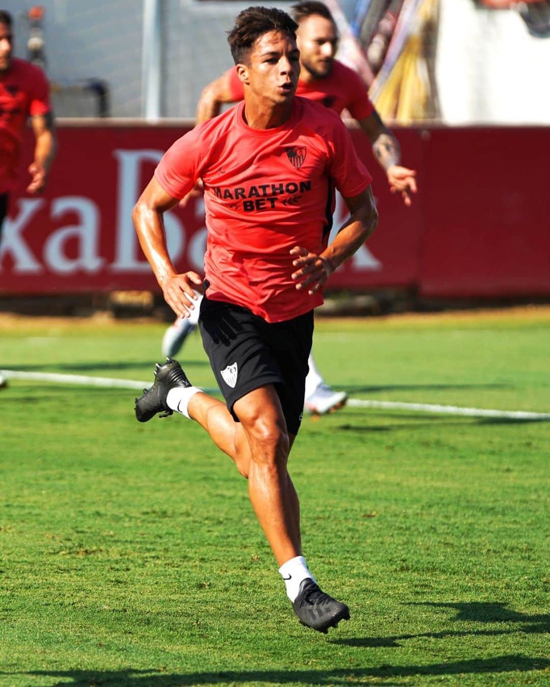 オリベル・トーレスのインスタグラム：「Back on training ⚽️」