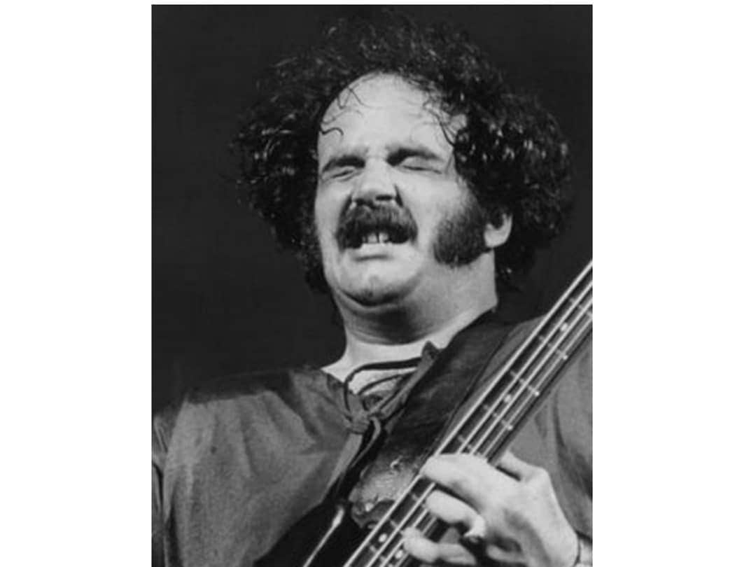 キティー・デイジー＆ルイスさんのインスタグラム写真 - (キティー・デイジー＆ルイスInstagram)「Very saddened to hear about the loss of legendary bass player Larry 'The Mole' Taylor of Canned Heat. Here's a pic of when we met them in New York back in 2009, and discovered they were fans of our version of Going Up The Country, what an honour! We received a lovely message from him not long ago, thanks for the kind words Larry. Big love to Fito and the family. RIP Larry x」9月3日 4時09分 - kittydaisyandlewis