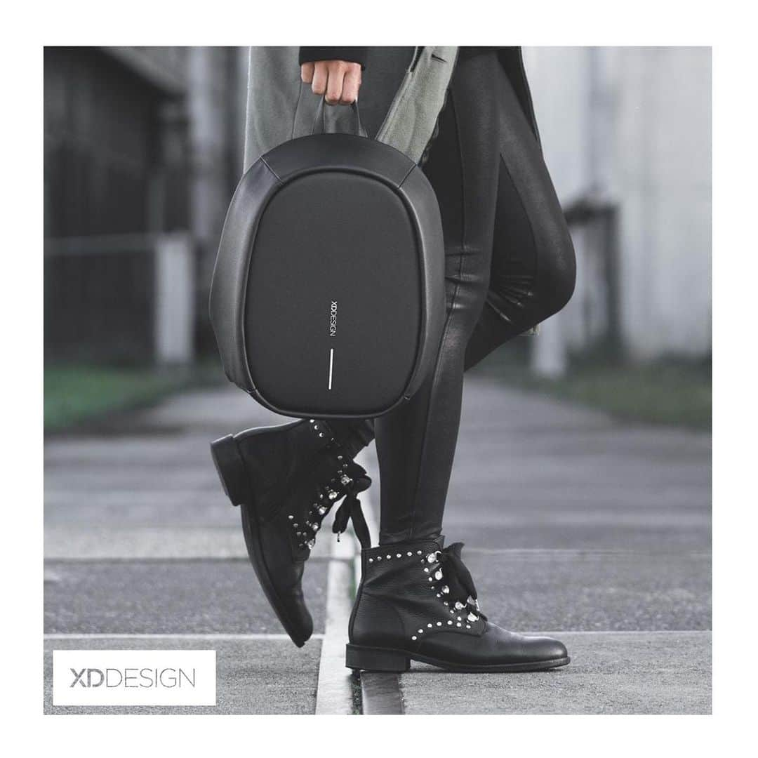 XD Designさんのインスタグラム写真 - (XD DesignInstagram)「The Elle fashion backpack 🖤 ⠀⠀⠀⠀⠀⠀⠀⠀⠀ ⠀⠀⠀⠀⠀⠀⠀⠀⠀ It has a capacity of 6.5 liters and a loading capacity of 4.5 kgs. This is the perfect stylish anti-theft backpack to carry all your Everyday essentials! ⠀⠀⠀⠀⠀⠀⠀⠀⠀ ⠀⠀⠀⠀⠀⠀⠀⠀⠀ Tap the image for more info 🎒 ⠀⠀⠀⠀⠀⠀⠀⠀⠀ ⠀⠀⠀⠀⠀⠀⠀⠀⠀ • • #xddesign #ellefashion #xddesignbobby #antitheftbag #antitheftbackpack #travelers #packandgo #travellifestyle #travelgear #femmetravel #dametravel #ootd #ig_daily #photooftheday #journey #globetrotter #modernnomad #keepexploring #travelcommunity #lifeontheroad #gotyourback #travelmore #digitalnomad #doyoutravel #thetraveltag #passportlife #travelbuddy #elle #travelessentials #globelletravels」9月3日 4時22分 - xddesign