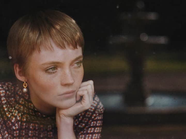 コール・スプラウスのインスタグラム：「Here’s a little something I filmed for @mulberryengland a couple months ago. Special appreciation to @lucan_gillespie and @lirisaw for letting me drag them out to the English countryside for a day. And an even larger thank you to @glenn_wassall For hosting.  Hair: @jondefranc  MU: @lucyburt1  Music: @babeheavenband  Prod: @lampshadelga DOP: @stevencfergusondop」