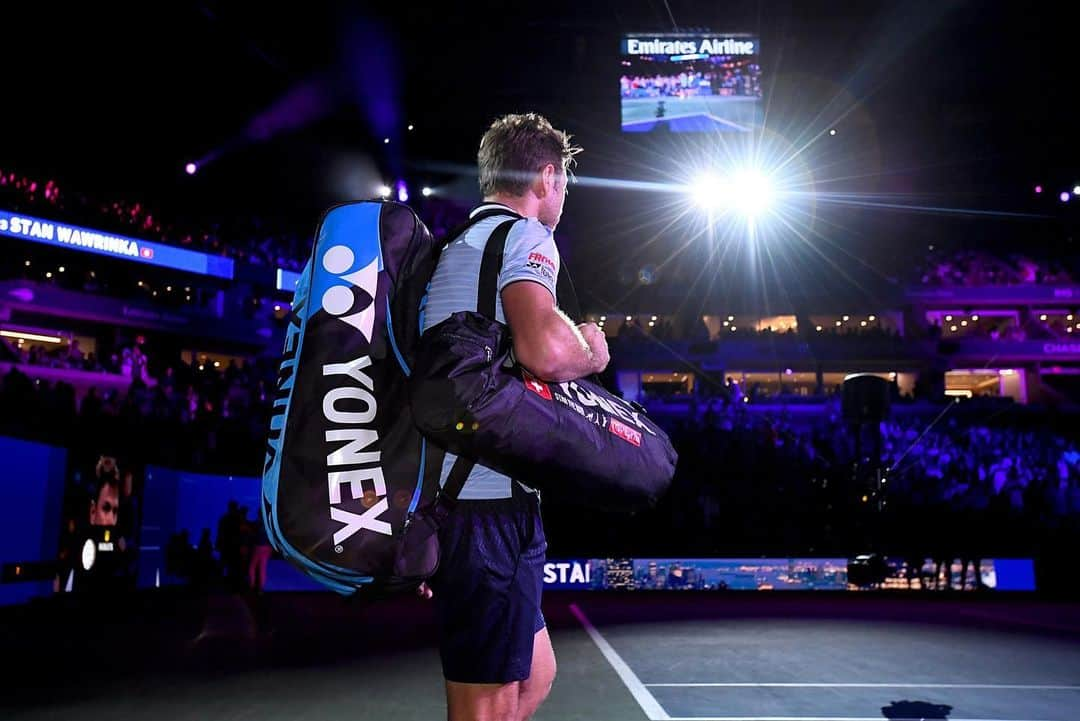 スタニスラス・ワウリンカさんのインスタグラム写真 - (スタニスラス・ワウリンカInstagram)「What a special moment walking out to a night session on this historical court to play world Number one @djokernole ! The atmosphere was insane, thank you all!! See you in the quarters! 🙋🏻‍♂️💥🙏🏻⚡️💯🔥🎾 #QuarterFinals #StanTheMan #CenterCourt #USOpen」9月3日 4時24分 - stanwawrinka85