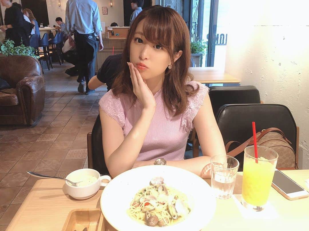 二宮ひかりさんのインスタグラム写真 - (二宮ひかりInstagram)「・ ・ ・ 実は今日、あ、昨日か！ 河合あすなさんとご飯いきました♡ ・ しゅきぴすぎた‪(*´꒳​`*) ・ ご飯もお買い物も楽しかったです♡ お話沢山聞いてくださって ありがとうございました(*¨*) ・ もう会いたいwww ・ ・ #av女優 #二宮ひかり  #にのひー  #アタッカーズ #アタッカーズ専属 #河合あすな  #しゅきぴ  #らぶみ  #デート」9月3日 4時27分 - hikari_ninomiya_