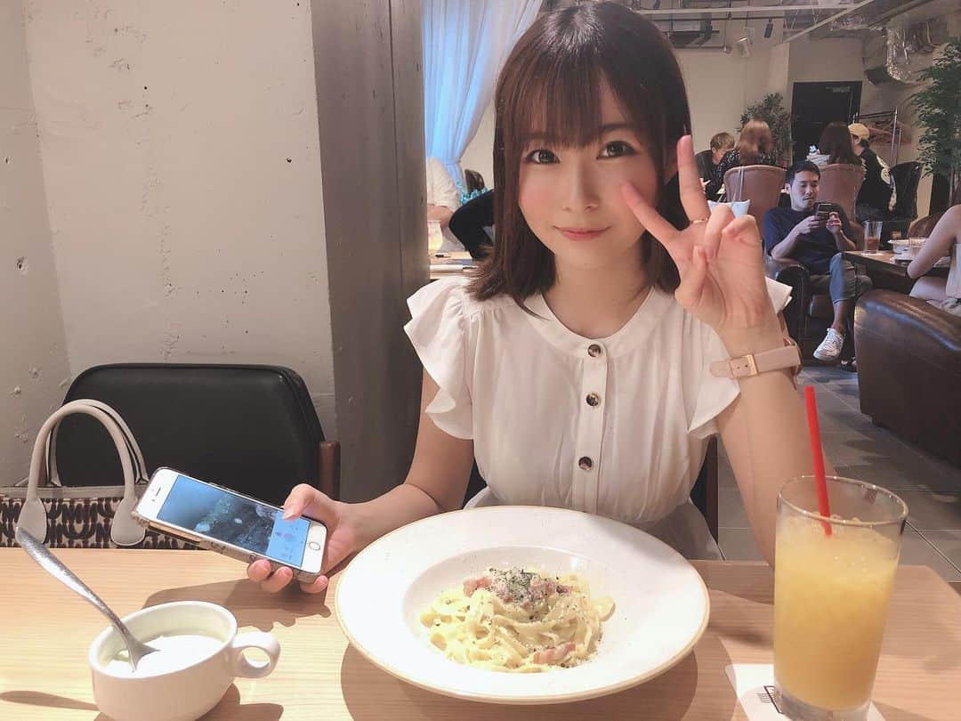 二宮ひかりさんのインスタグラム写真 - (二宮ひかりInstagram)「・ ・ ・ 実は今日、あ、昨日か！ 河合あすなさんとご飯いきました♡ ・ しゅきぴすぎた‪(*´꒳​`*) ・ ご飯もお買い物も楽しかったです♡ お話沢山聞いてくださって ありがとうございました(*¨*) ・ もう会いたいwww ・ ・ #av女優 #二宮ひかり  #にのひー  #アタッカーズ #アタッカーズ専属 #河合あすな  #しゅきぴ  #らぶみ  #デート」9月3日 4時27分 - hikari_ninomiya_