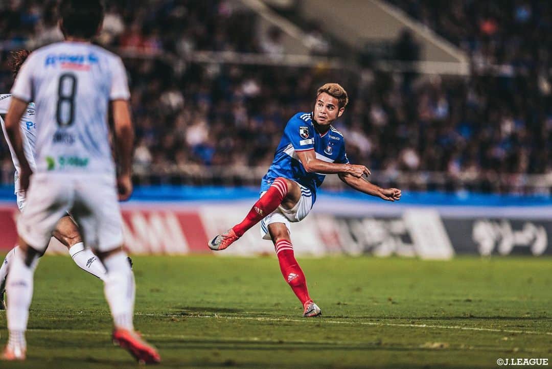 Ｊリーグさんのインスタグラム写真 - (ＪリーグInstagram)「Play Back JLEAGUE⚽️📸﻿ ﻿ 🏆#明治安田生命Ｊ１リーグ 第２５節﻿ 印象的なシーンをプレイバック🔥﻿ ﻿ #Ｊリーグ ﻿ #jleague﻿ ﻿ ﻿ #サンフレッチェ広島 #柏好文﻿ #セレッソ大阪 #鈴木孝司﻿ #鹿島アントラーズ﻿ #セルジーニョ #遠藤康 #レアンドロ﻿ #サガン鳥栖 #金崎夢生﻿ #北海道コンサドーレ札幌﻿ #横浜Fマリノス #ティーラトン﻿ #松本山雅FC﻿ #浦和レッズ #西川周作 #槙野智章﻿ #湘南ベルマーレ #梅崎司﻿ #大分トリニータ﻿ #FC東京 #永井謙佑﻿ #名古屋グランパス #太田宏介﻿ ﻿ #soccer #football #⚽️」9月2日 19時57分 - jleaguejp