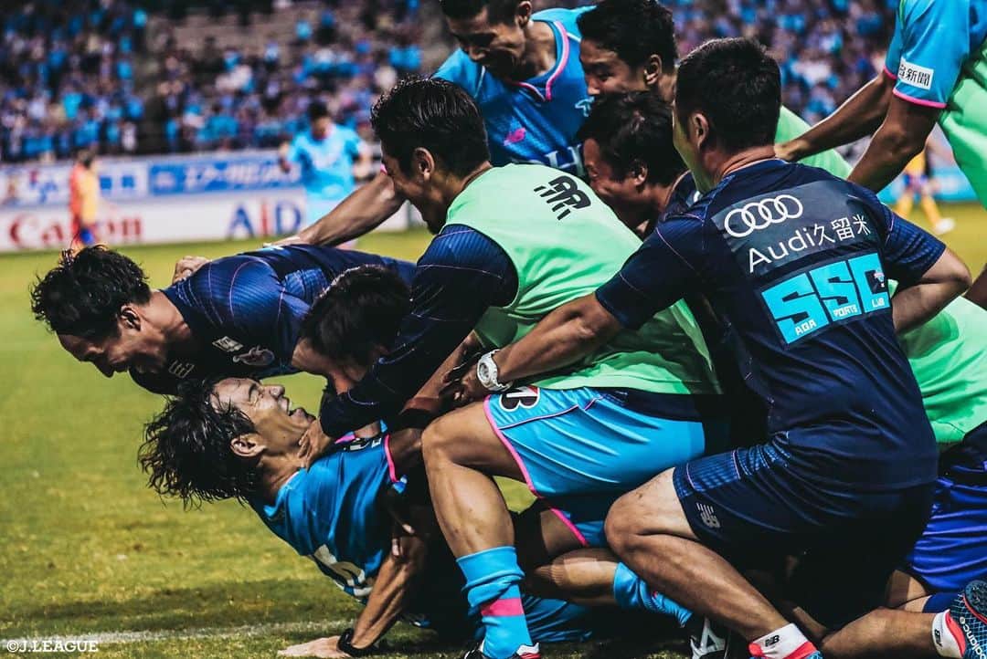 Ｊリーグさんのインスタグラム写真 - (ＪリーグInstagram)「Play Back JLEAGUE⚽️📸﻿ ﻿ 🏆#明治安田生命Ｊ１リーグ 第２５節﻿ 印象的なシーンをプレイバック🔥﻿ ﻿ #Ｊリーグ ﻿ #jleague﻿ ﻿ ﻿ #サンフレッチェ広島 #柏好文﻿ #セレッソ大阪 #鈴木孝司﻿ #鹿島アントラーズ﻿ #セルジーニョ #遠藤康 #レアンドロ﻿ #サガン鳥栖 #金崎夢生﻿ #北海道コンサドーレ札幌﻿ #横浜Fマリノス #ティーラトン﻿ #松本山雅FC﻿ #浦和レッズ #西川周作 #槙野智章﻿ #湘南ベルマーレ #梅崎司﻿ #大分トリニータ﻿ #FC東京 #永井謙佑﻿ #名古屋グランパス #太田宏介﻿ ﻿ #soccer #football #⚽️」9月2日 19時57分 - jleaguejp