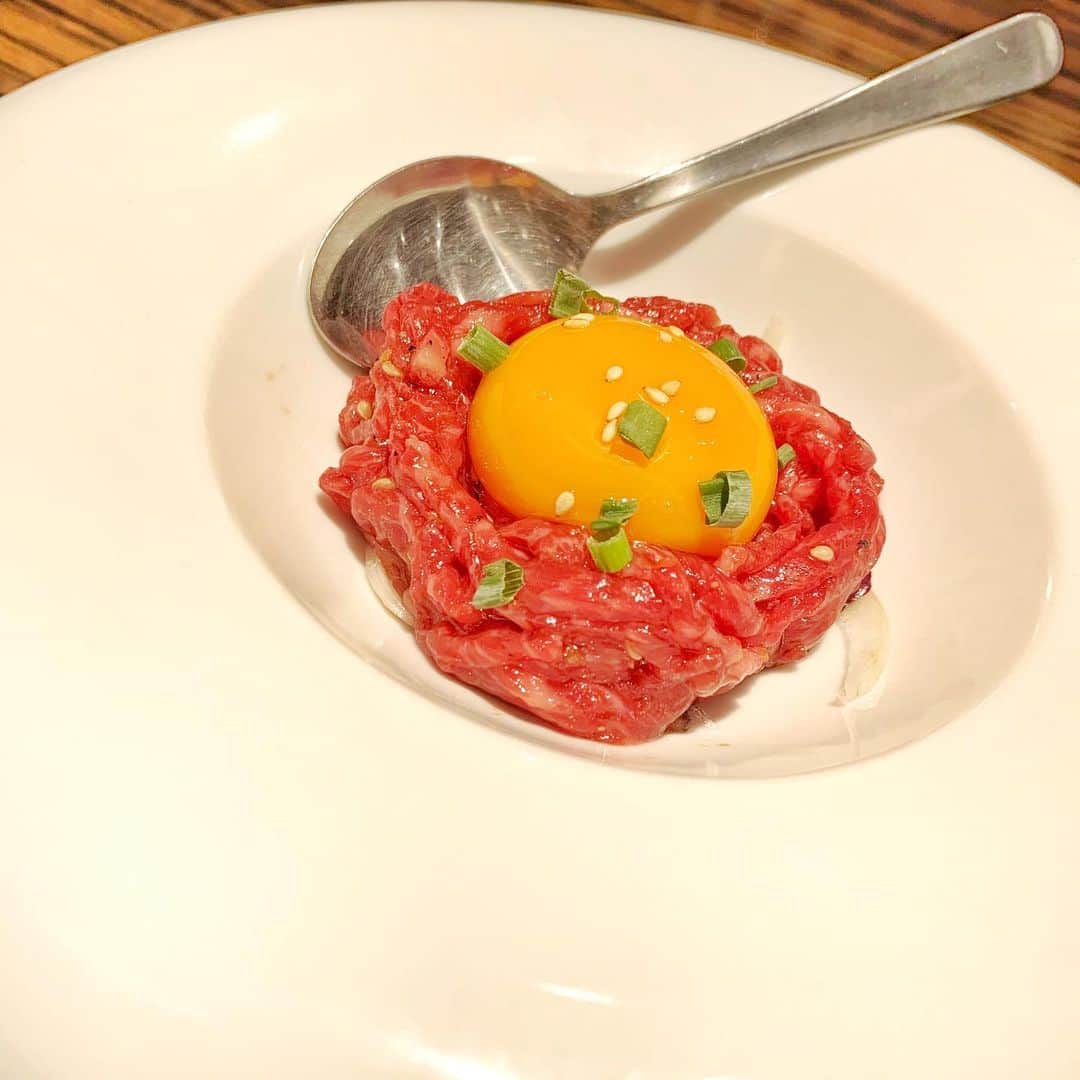 楠みゆうさんのインスタグラム写真 - (楠みゆうInstagram)「土日いつもお肉たべてる(*´꒳`*)笑﻿ しあわせ(*´◒`*)﻿ ﻿ #焼肉 #ブルス #ユッケ #bulls ﻿ ﻿ ⚠︎男の人からのdm.コメントいらないです﻿ 送ってきた人ブロックします」9月2日 19時59分 - miyuu_yuzuriha