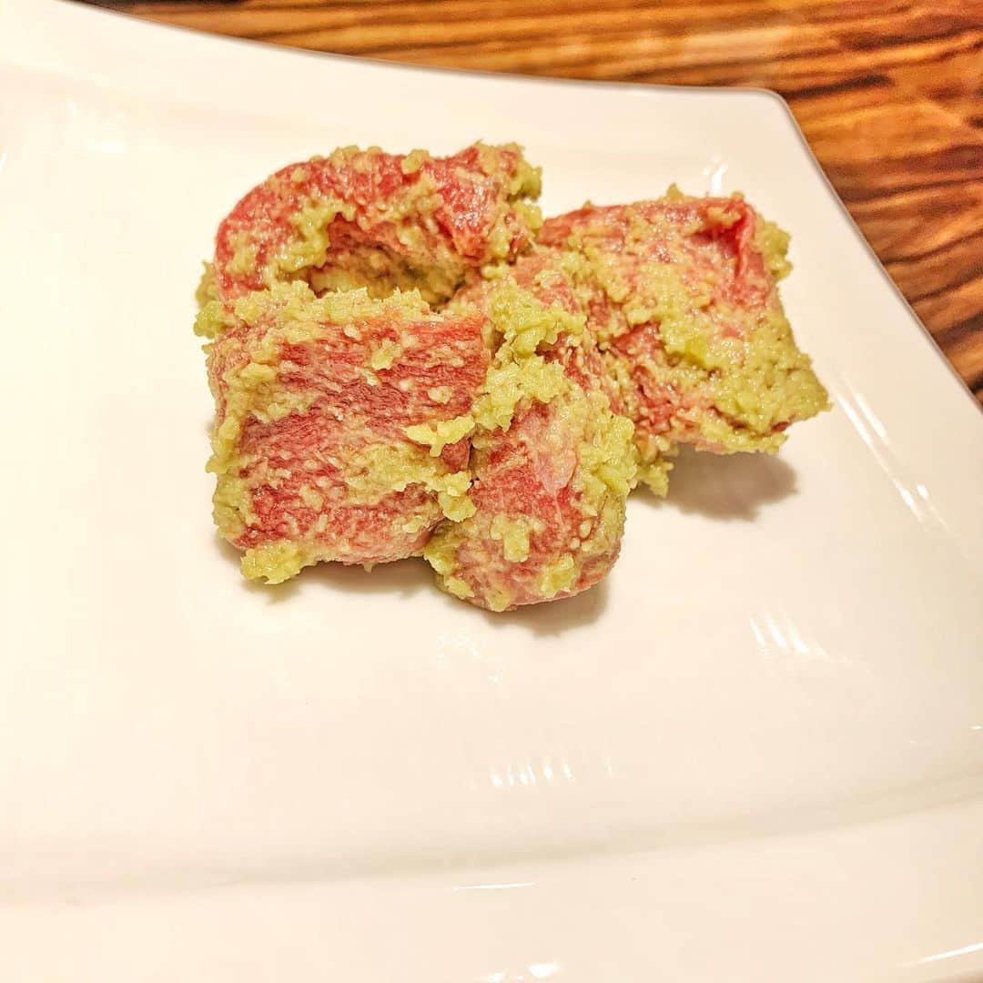 楠みゆうさんのインスタグラム写真 - (楠みゆうInstagram)「土日いつもお肉たべてる(*´꒳`*)笑﻿ しあわせ(*´◒`*)﻿ ﻿ #焼肉 #ブルス #ユッケ #bulls ﻿ ﻿ ⚠︎男の人からのdm.コメントいらないです﻿ 送ってきた人ブロックします」9月2日 19時59分 - miyuu_yuzuriha