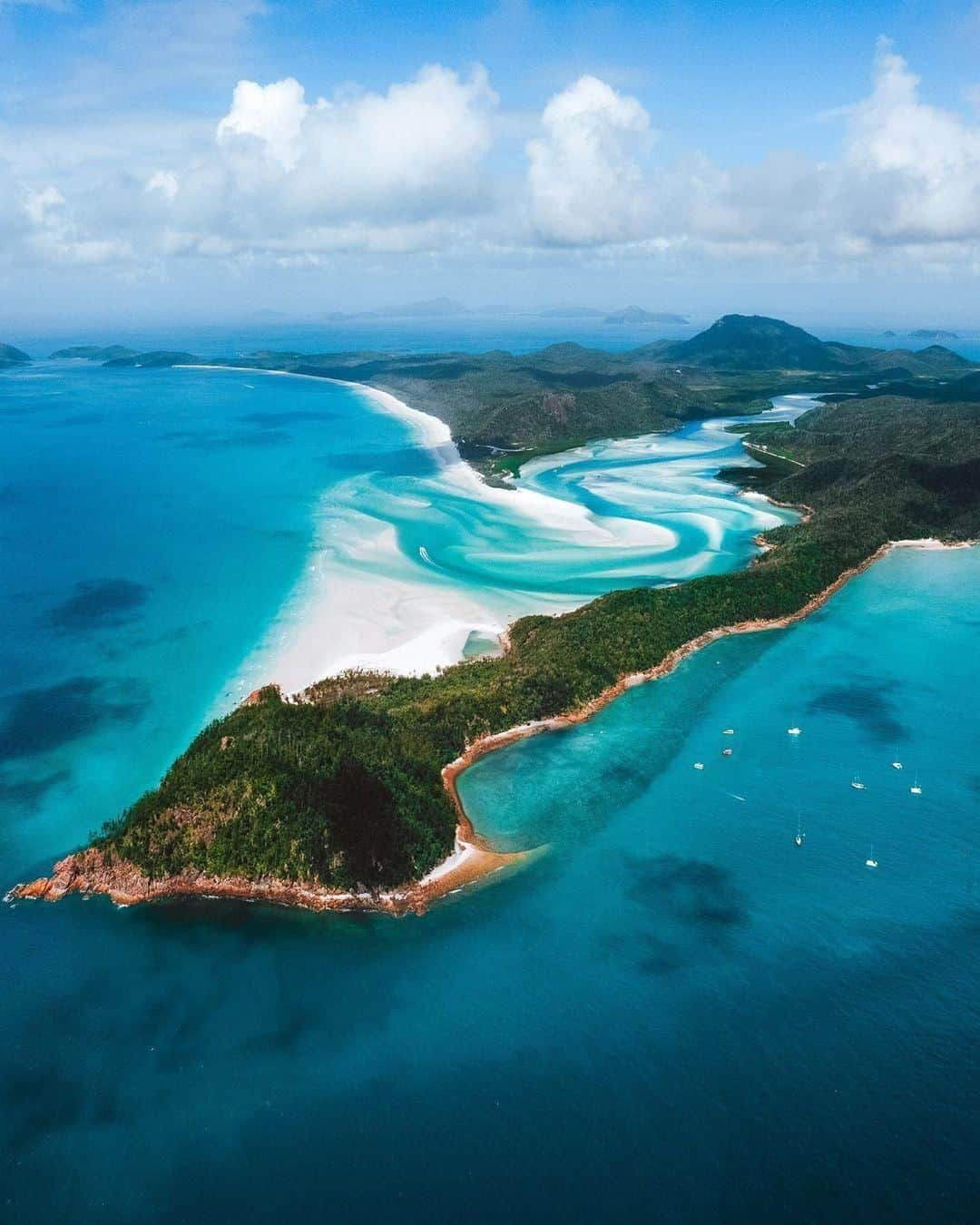 Australiaさんのインスタグラム写真 - (AustraliaInstagram)「@reubennutt calls this a “classic @queensland shot” and he’s quite right! 🚁 This stunning aerial view was captured while flying over #WhitehavenBeach and #HillInlet with @helireef in the @whitsundaysqld. Seeing this dreamy inlet from above really takes your breath away, as the white sand and blue waters blend together to form a natural mosaic. Our tip: Do the ‘cruise and fly’ package so you can experience the #GreatBarrierReef in two wildly different but equally unforgettable ways.  #seeaustralia #thisisqueensland #lovewhitsundays #GreatBarrierReef #viewfromabove #travel」9月2日 20時00分 - australia