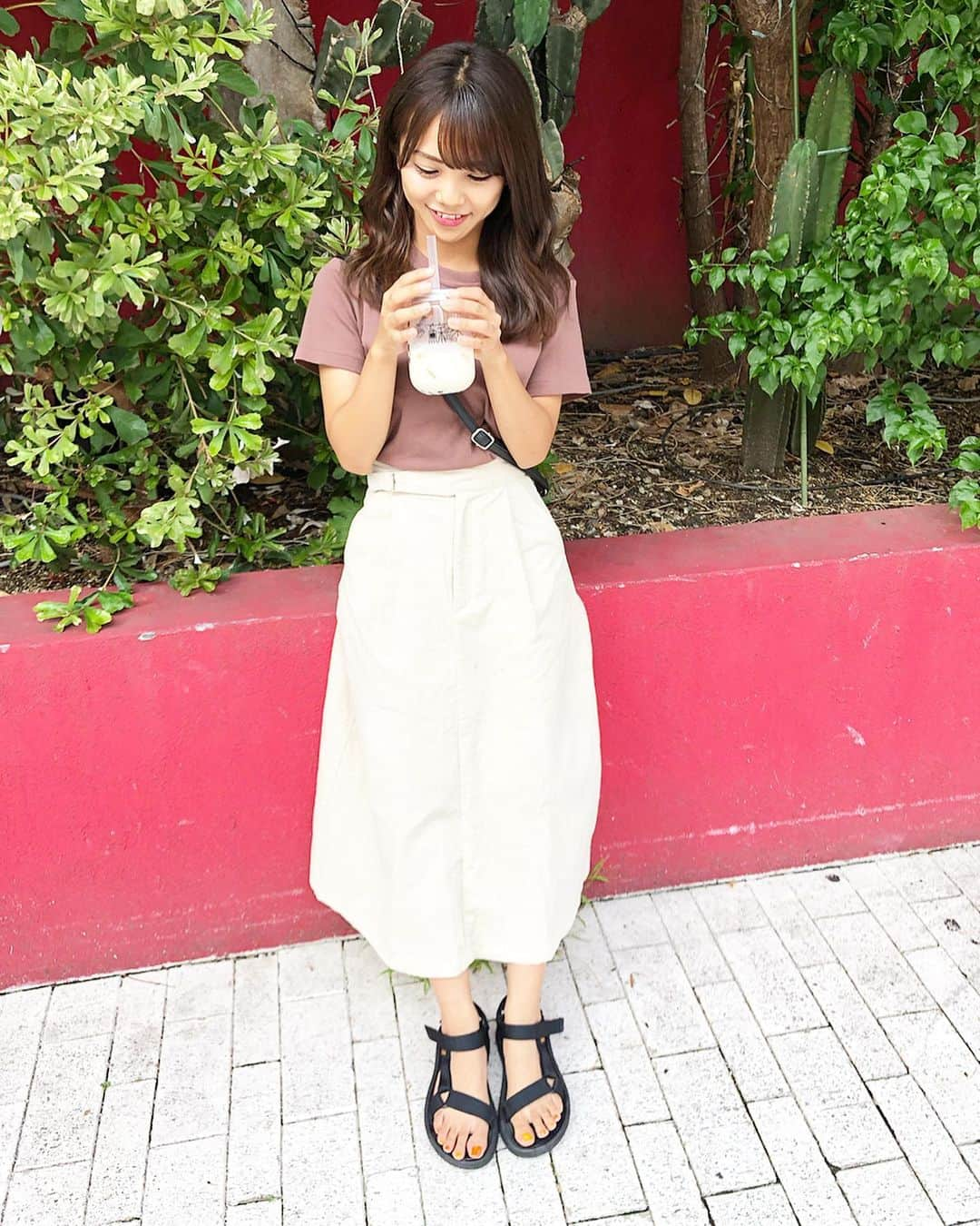 磯佳奈江さんのインスタグラム写真 - (磯佳奈江Instagram)「私服☺︎💛💚﻿ プチプラコーデが好き﻿ ﻿ トップス/ #UNIQLO﻿ スカート/ #GU﻿ サンダル/ #teva ﻿ ﻿ #ユニクロ #ジーユー #tevaサンダル #プチプラコーデ @gu_for_all_」9月2日 20時19分 - isochan89