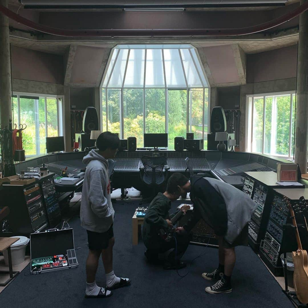 Oh Hyukさんのインスタグラム写真 - (Oh HyukInstagram)「recording new album!」9月2日 20時37分 - hyukoh2000