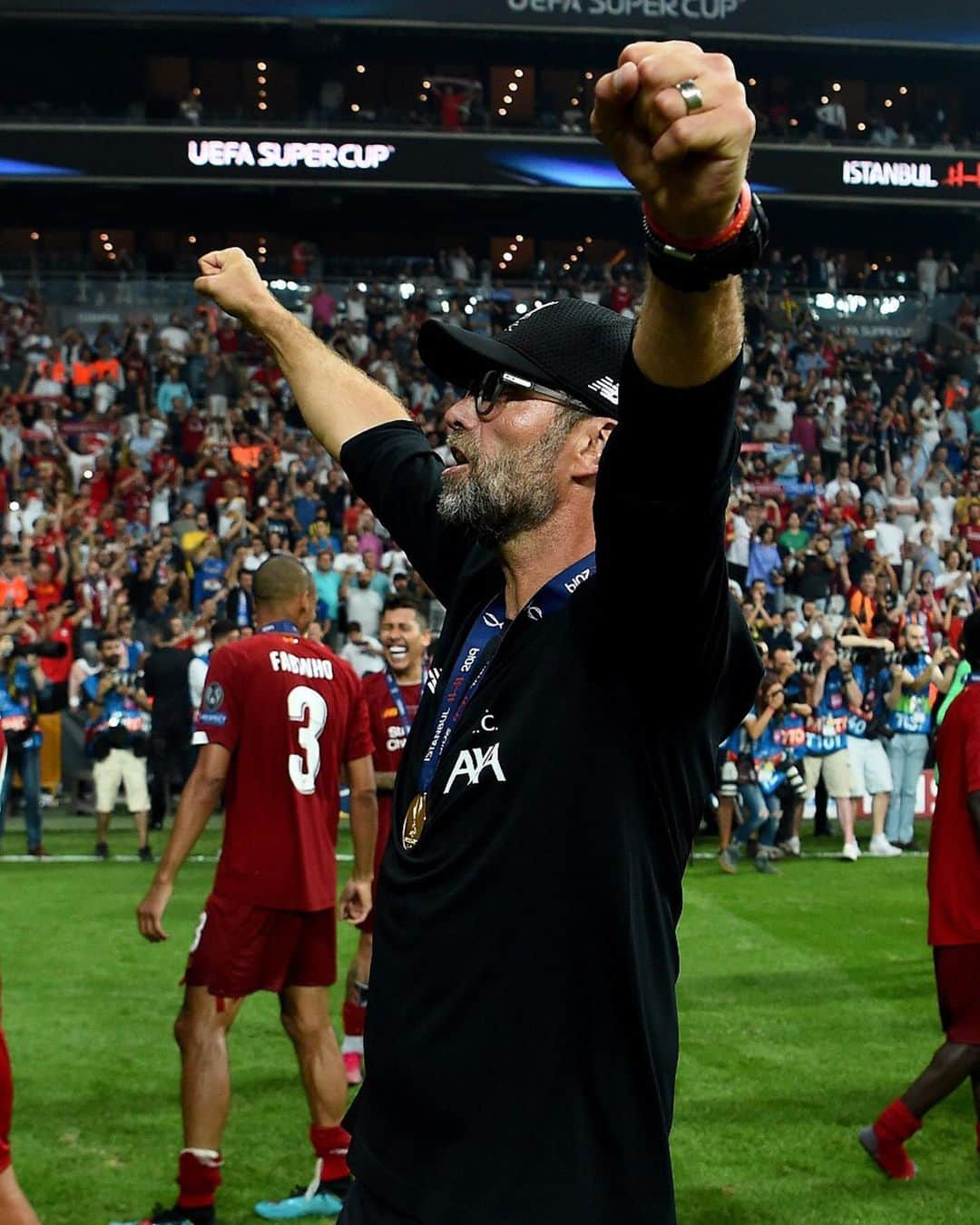 リヴァプールFCさんのインスタグラム写真 - (リヴァプールFCInstagram)「THE BOSS 💪 Jürgen Klopp is part of the final shortlist for #TheBest FIFA Men's Coach award for 2019 👊🔴 #LFC #LiverpoolFC #Klopp」9月2日 20時48分 - liverpoolfc