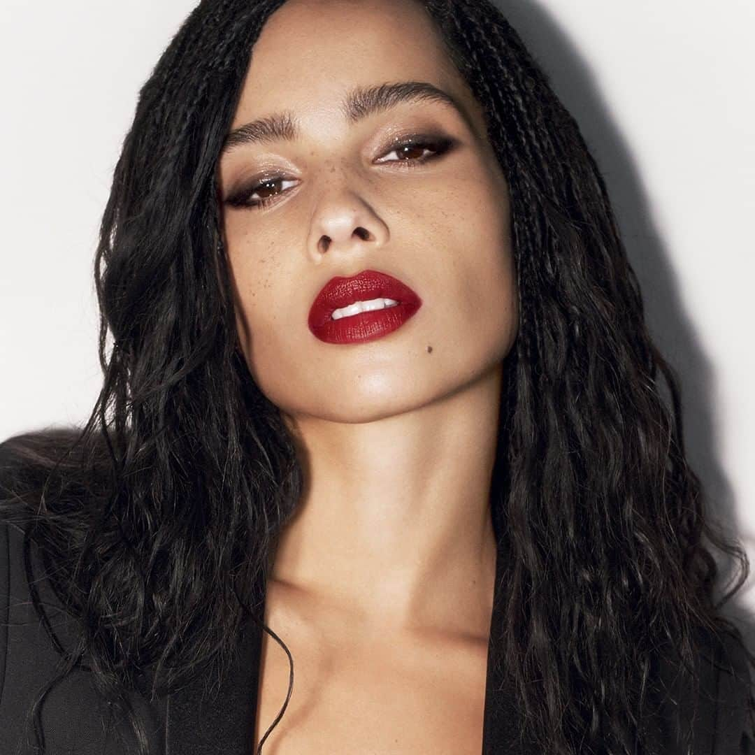 Yves Saint Laurent Beautyさんのインスタグラム写真 - (Yves Saint Laurent BeautyInstagram)「Bringing her own strong identity to the Rouge Pur Couture, each YSL X ZOË KRAVITZ lipstick is her own signature creation. @zoeisabellakravitz  ROUGE PUR COUTURE YSL x ZOË KRAVITZ in N°126 LALE’S RED  #yslbeauty #YSLBeautyxZoeCollection」9月2日 20時59分 - yslbeauty