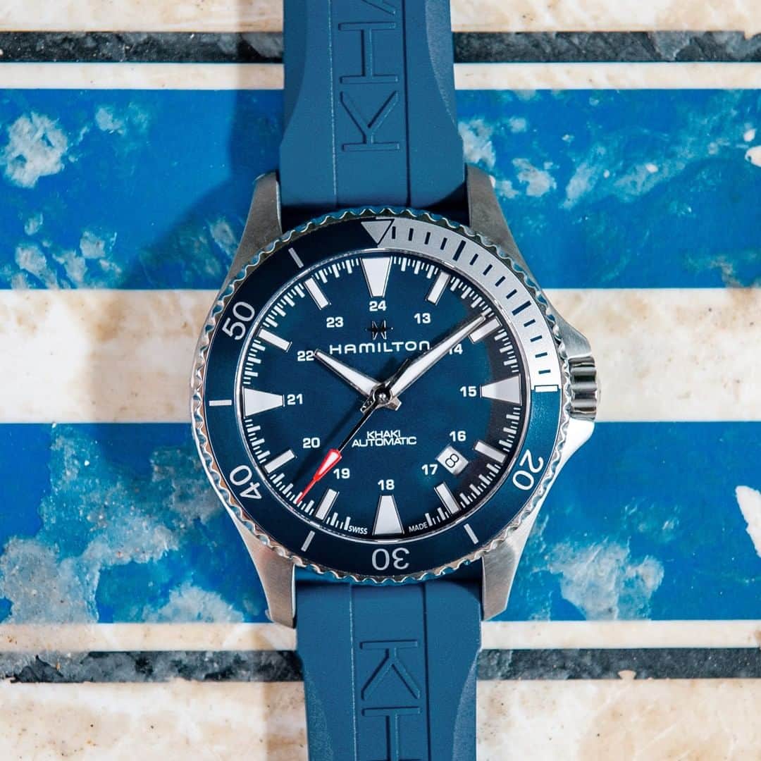 のインスタグラム：「Electric blue is the perfect choice for an eye-catching timekeeper. Where would you wear yours? #hamiltonwatch」