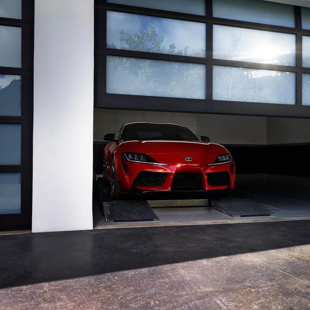 toyotausaさんのインスタグラム写真 - (toyotausaInstagram)「You've waited a long time for this - go ahead and obsess. The all-new 2020 GR #Supra, available now. #LetsGoPlaces」9月2日 21時02分 - toyotausa