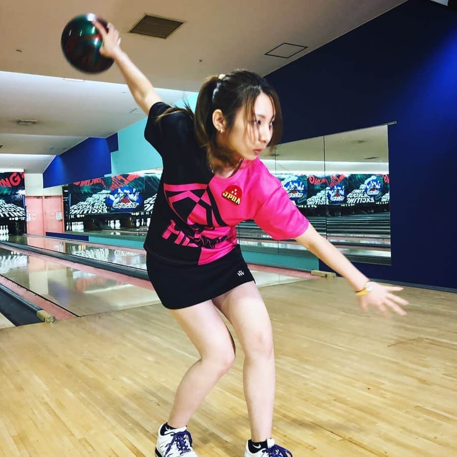 竹原三貴のインスタグラム：「#宣材写真  もっといっぱい写真撮りたいな #bowling #볼링 #ボウリング #portrait #sports #youtube」