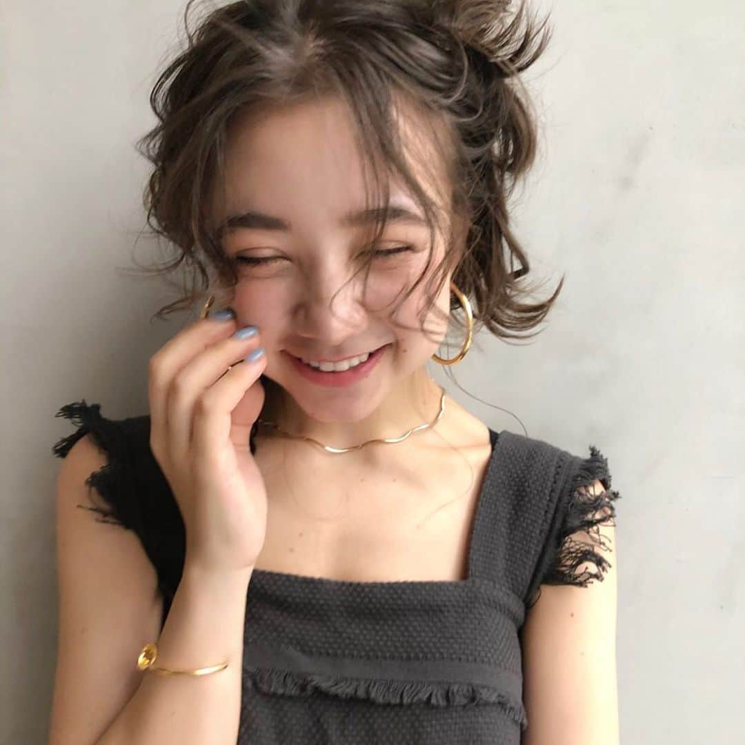 のインスタグラム：「* * 最近笑ってる写真増えたな〜 いいことだ〜 . _ @album_mitsuyo . .」