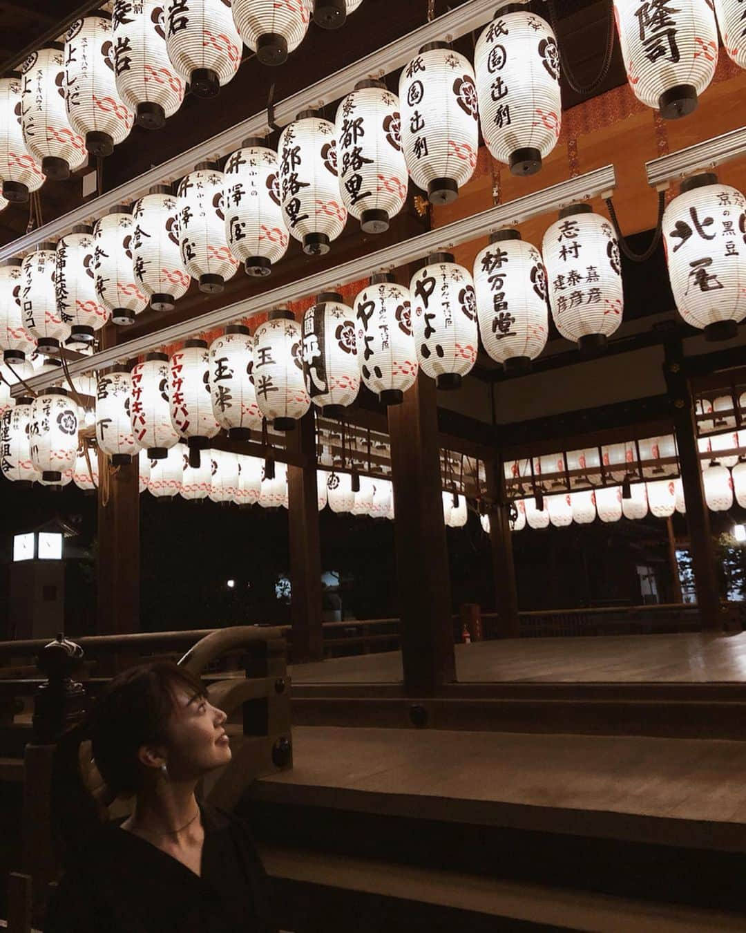 舞雛かのんさんのインスタグラム写真 - (舞雛かのんInstagram)「⛩🎇 夜の八坂神社. 幻想的でとても綺麗だったな...*. . #八坂神社 #京都」9月2日 21時16分 - mizho_601