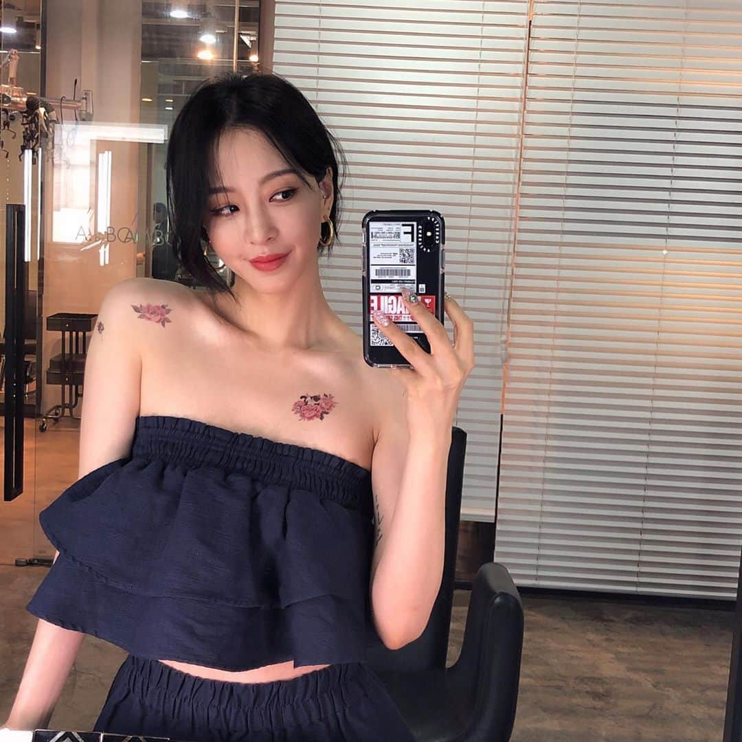 ハン・イェスルさんのインスタグラム写真 - (ハン・イェスルInstagram)「🥀」9月2日 21時20分 - han_ye_seul_