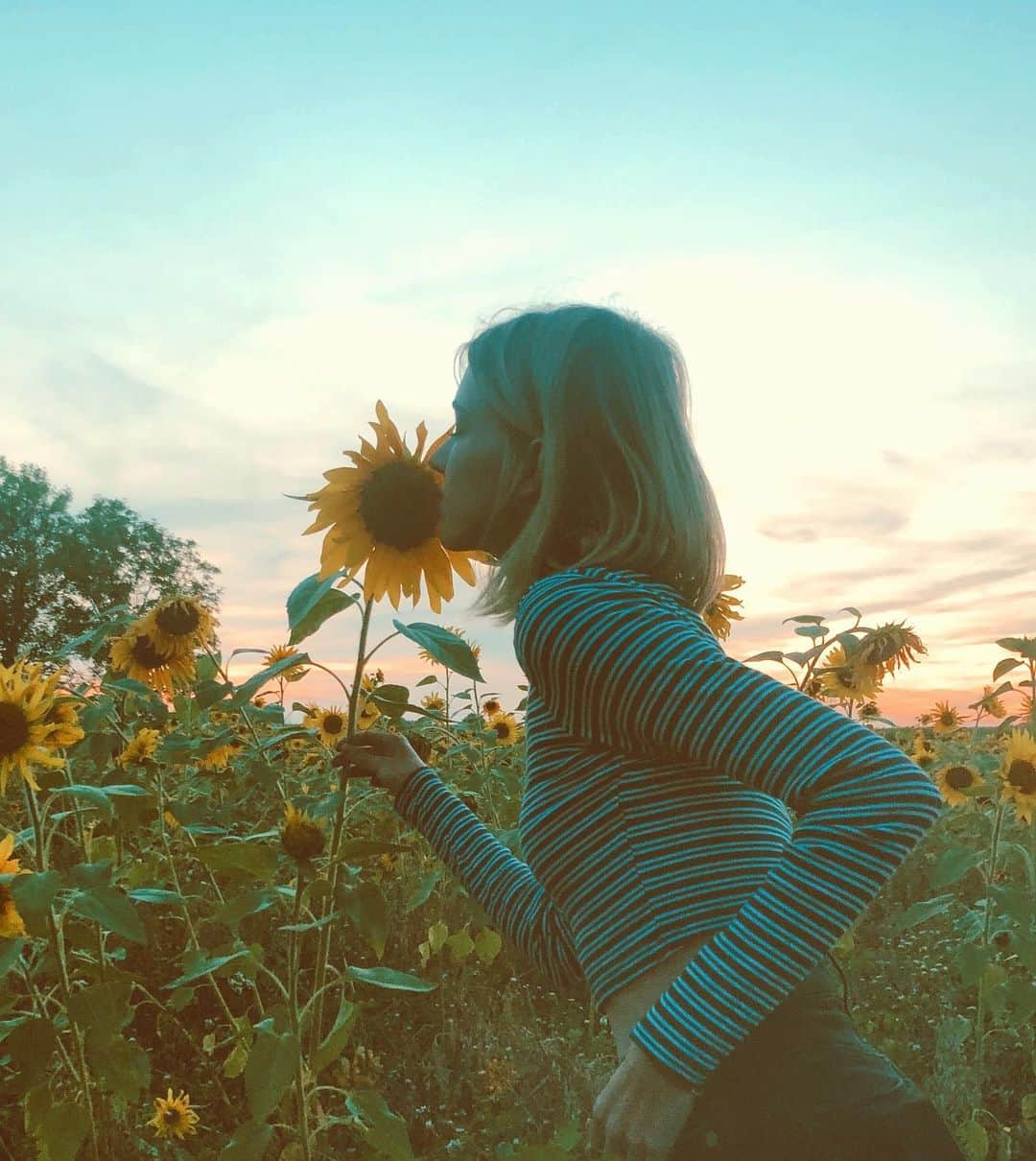 ステファニー・ミチョヴァのインスタグラム：「Is summer over? 😭🌻 독일 여행 ❤️🇩🇪 이번 주에 학교에 다시 가야돼 요ㅜㅜ」