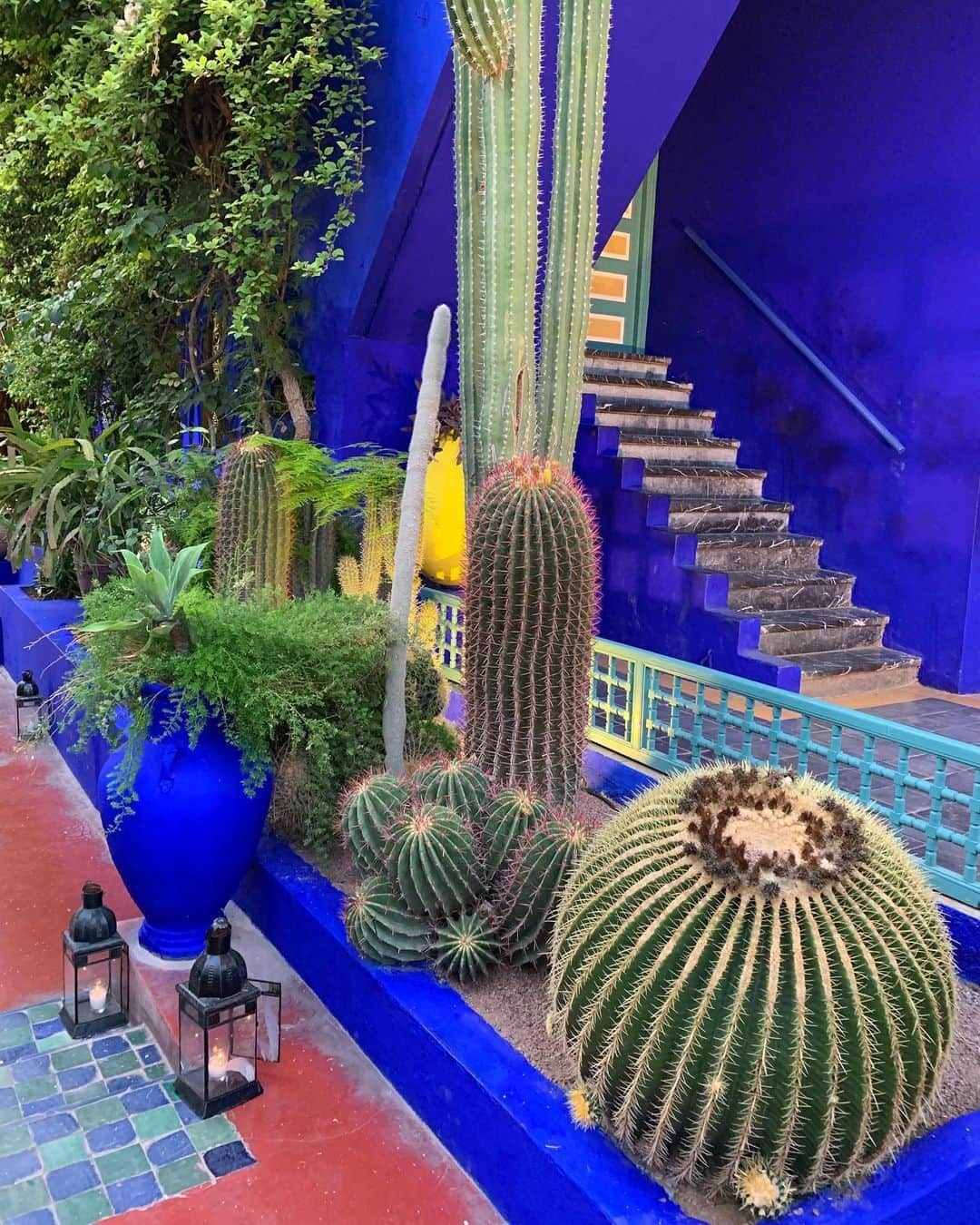 KEISUKE SYODAさんのインスタグラム写真 - (KEISUKE SYODAInstagram)「New ceramics inspired by Majorelle garden in Marrakech : Look at those color combinations... Launching very soon. #majorellegarden #morocco #marrakech #blue #yellow #brown #ceramic #graphic #paints #abstractart」9月2日 21時48分 - keisukesyoda