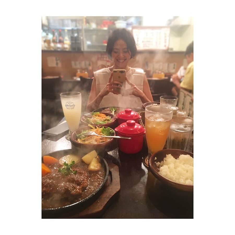 七木奏音さんのインスタグラム写真 - (七木奏音Instagram)「みなみさんと食べた  いつかのハンバーグ。 ゆげ。 #にんじん #みなみさんに託した#美味しい美味しいって食べてた #にんじん #幸せだったとおもう」9月2日 21時46分 - nanaki.kanon